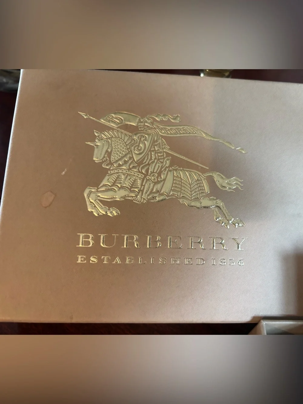 Burberry compact slim